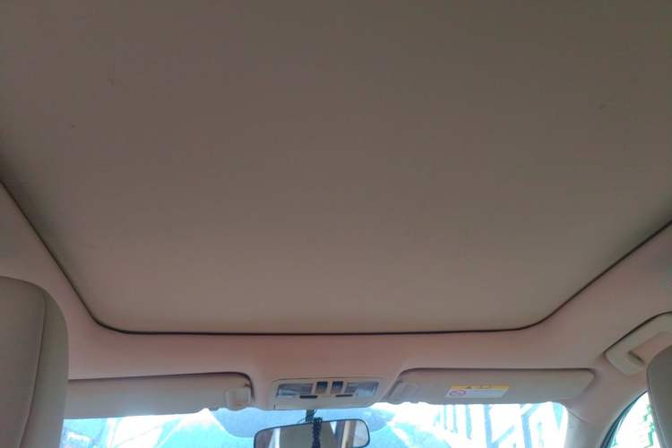 Used Toyota Highlander 2015 2.0T Two-Wheel Drive Luxury Edition 7 Seats Headliner