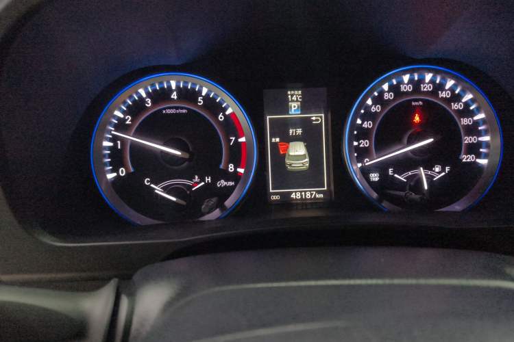 Used Toyota Highlander 2015 2.0T Four-Wheel Drive Ultimate Edition 7-Seater Instrument Cluster