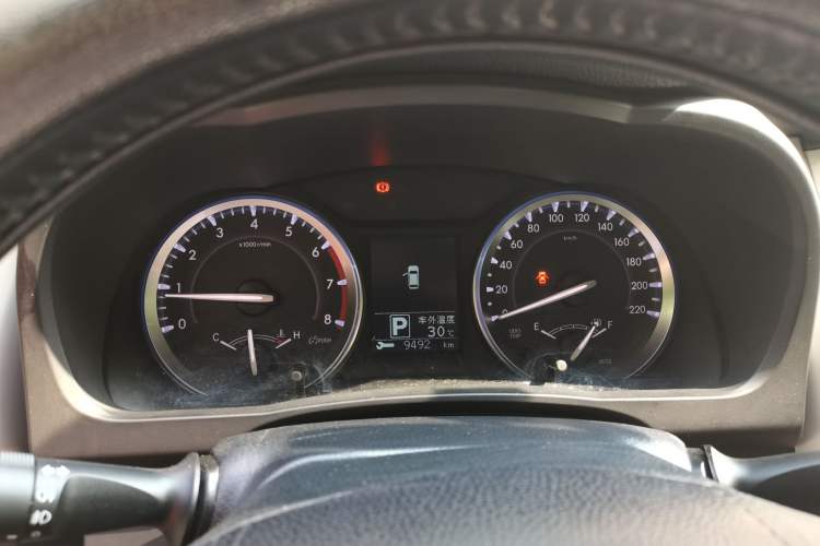 Used Toyota Highlander 2015 2.0T Four-Wheel Drive Luxury Edition 7-Seater Instrument Cluster