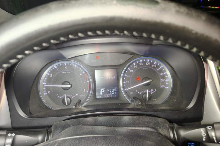 Used Toyota Highlander 2015 2.0T Four-Wheel Drive Luxury Edition 7-Seater Instrument Cluster