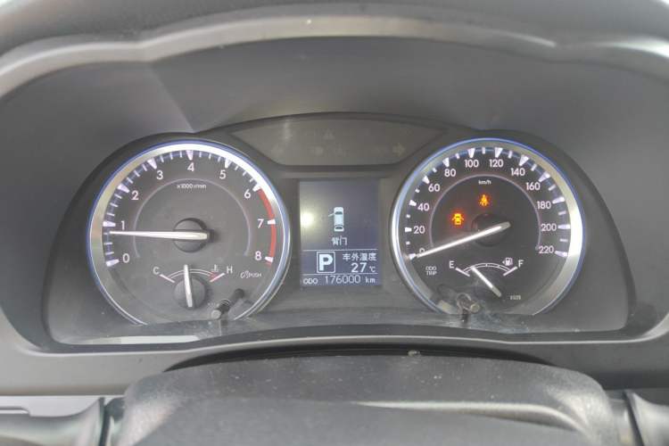 Used Toyota Highlander 2015 2.0T Four-Wheel Drive Luxury Edition 7-Seater Instrument Cluster