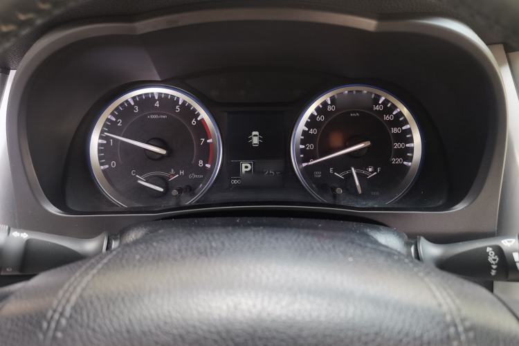 Used Toyota Highlander 2015 2.0T Four-Wheel Drive Luxury Edition 7-Seater Instrument Cluster