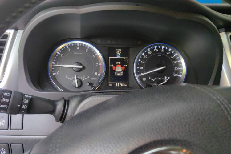 Used Toyota Highlander 2015 2.0T Four-Wheel Drive Ultimate Edition 7-Seater Instrument Cluster