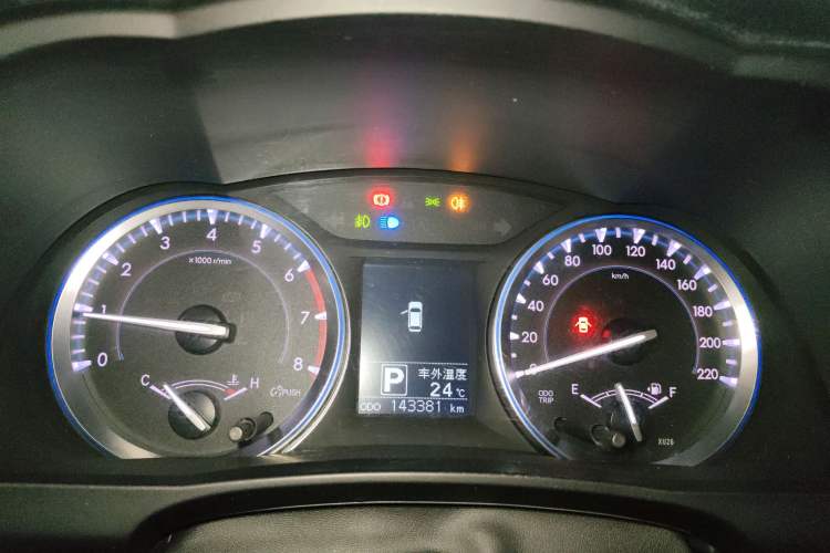 Used Toyota Highlander 2015 2.0T Four-Wheel Drive Luxury Edition 7-Seater Instrument Cluster