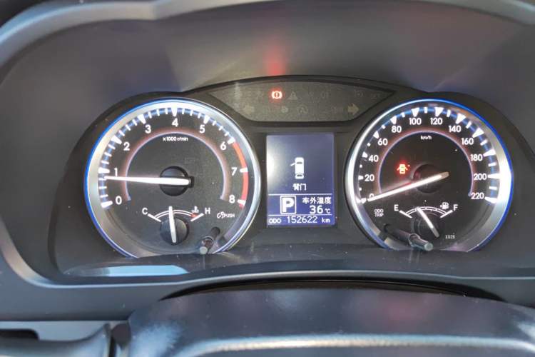 Used Toyota Highlander 2015 2.0T Four-Wheel Drive Luxury Edition 7-Seater Instrument Cluster
