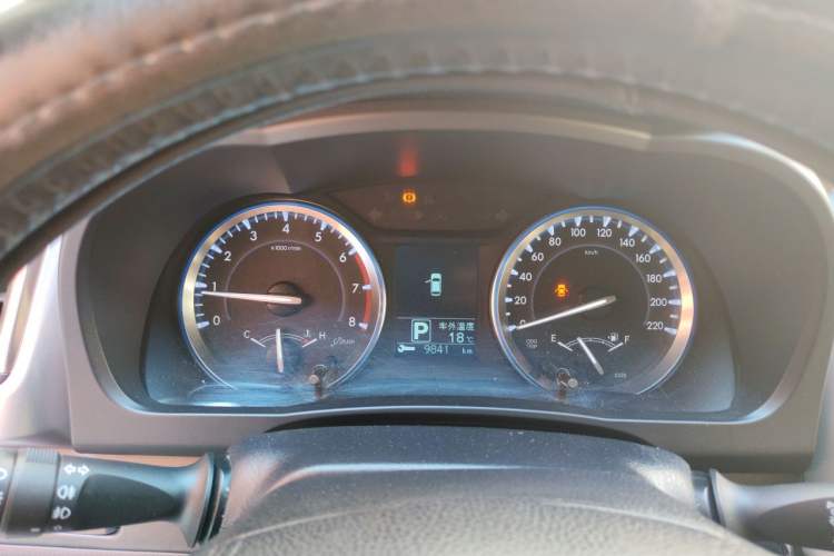 Used Toyota Highlander 2015 2.0T Four-Wheel Drive Luxury Edition 7-Seater Instrument Cluster