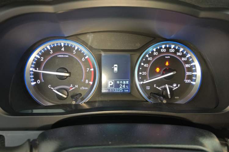 Used Toyota Highlander 2015 2.0T Four-Wheel Drive Luxury Edition 7-Seater Instrument Cluster