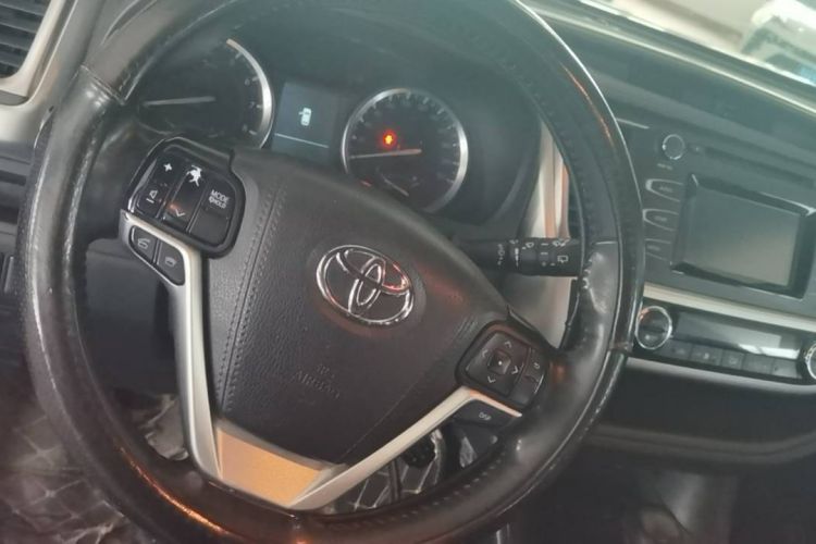 Used Toyota Highlander 2015 2.0T Four-Wheel Drive Luxury Edition 7-Seater Interior 1