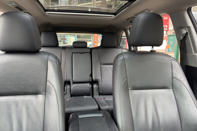 Used Toyota Highlander 2015 2.0T Two-Wheel Drive Luxury Edition 7 Seats Interior 1