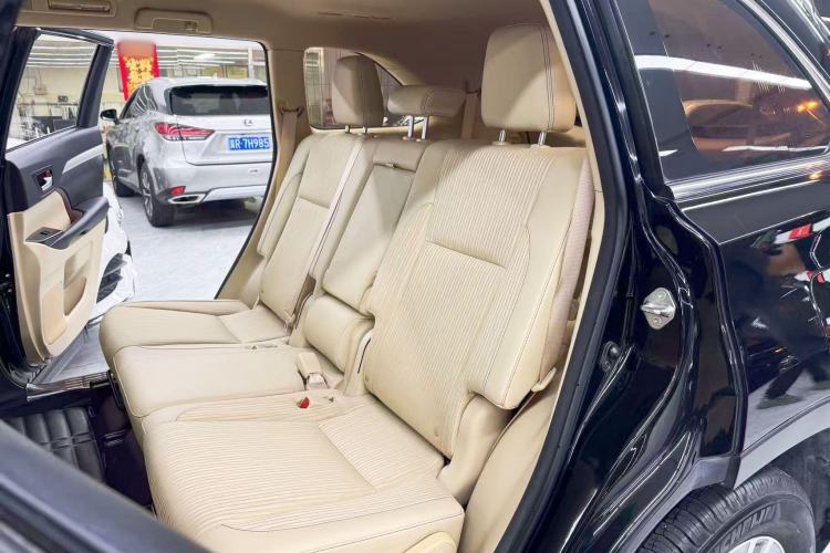 Used Toyota Highlander 2015 2.0T Two-Wheel Drive Elite Edition 7 Seats Interior 10