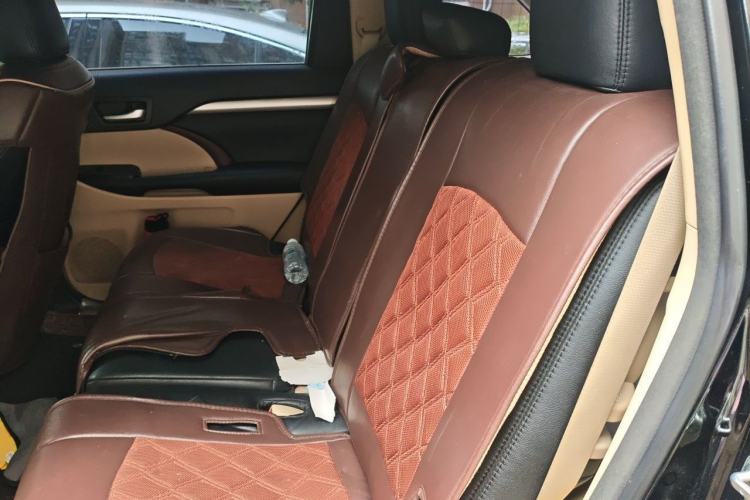 Used Toyota Highlander 2015 2.0T Two-Wheel Drive Elite Edition 7 Seats Interior 4