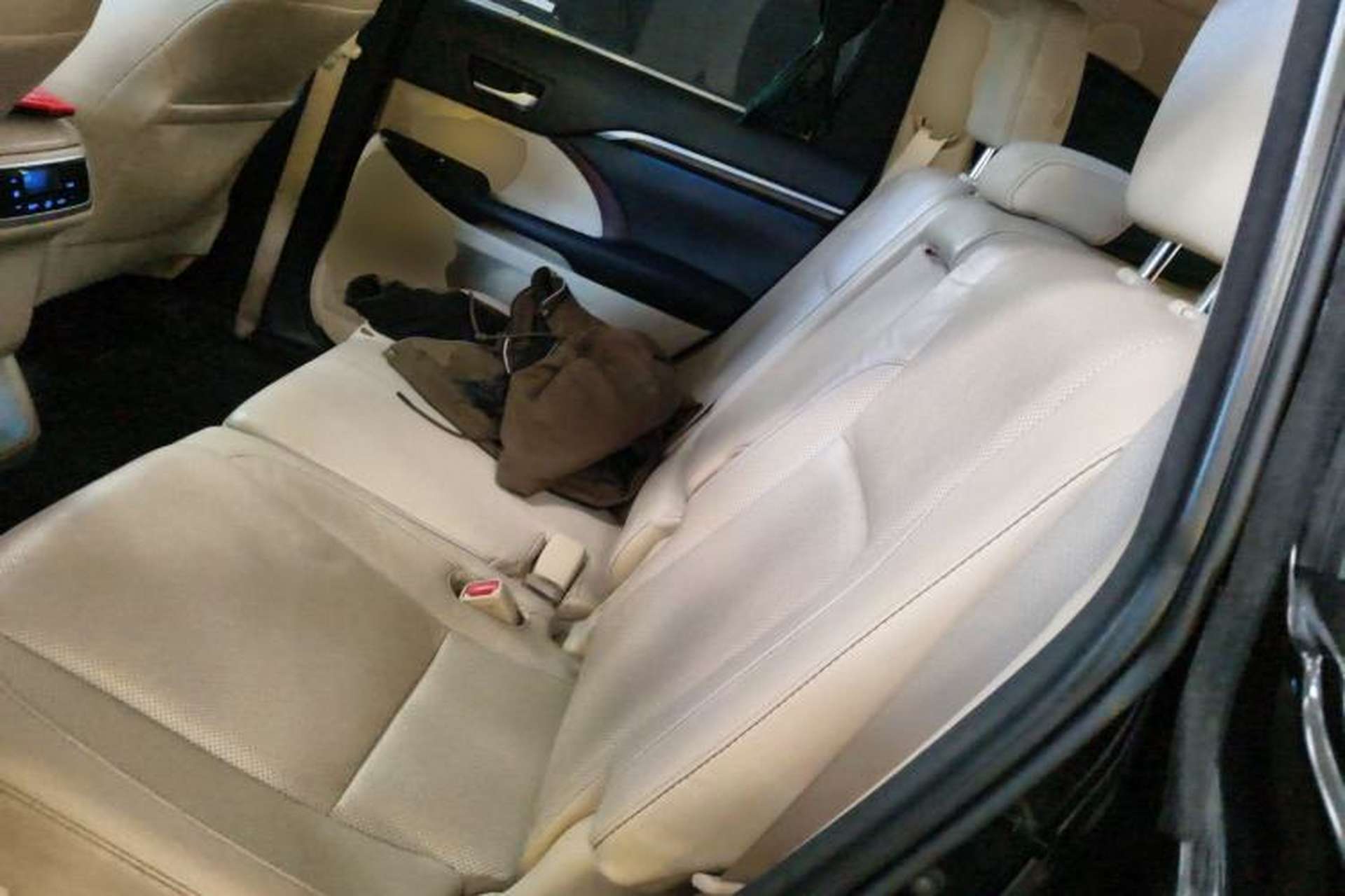 Used Toyota Highlander 2015 2.0T Four-Wheel Drive Ultimate Edition 7-Seater Interior 4