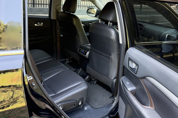 Used Toyota Highlander 2015 2.0T Four-Wheel Drive Luxury Edition 7-Seater Interior 7