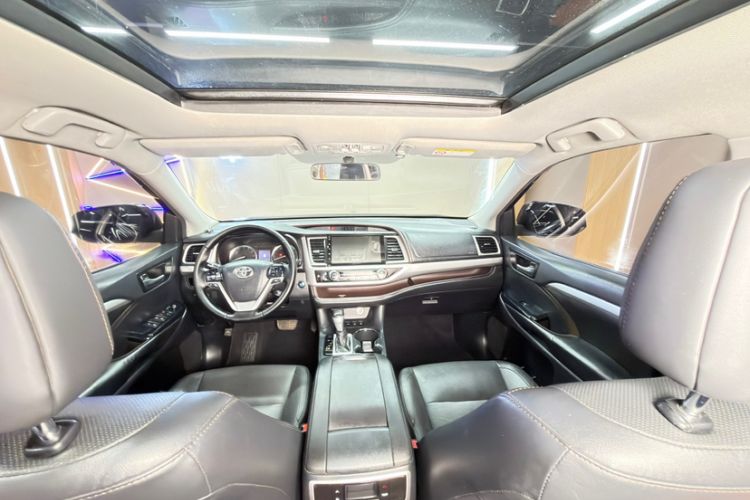 Used Toyota Highlander 2015 2.0T Four-Wheel Drive Luxury Edition 7-Seater Interior 8