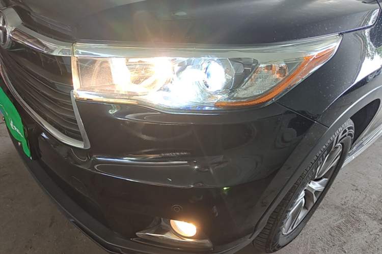 Used Toyota Highlander 2015 3.5L 4x4 Elite Edition 7-Seater Left Front Headlight