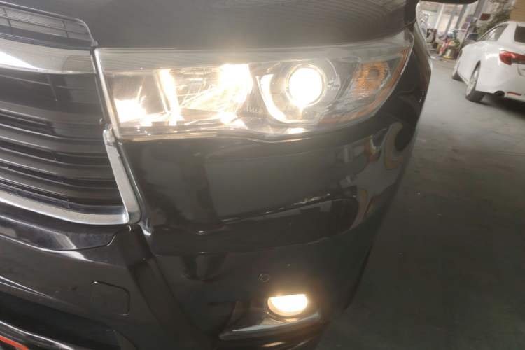 Used Toyota Highlander 2015 2.0T Two-Wheel Drive Luxury Edition 7 Seats Left Front Headlight