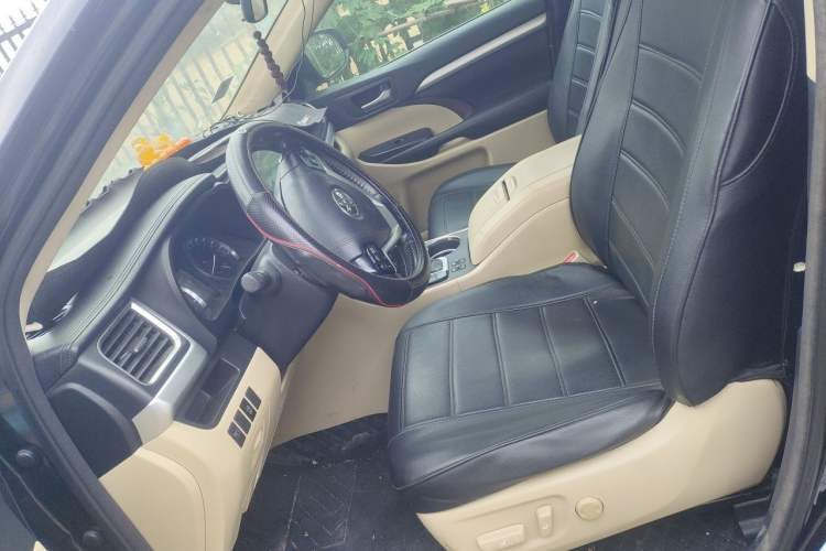 Used Toyota Highlander 2015 2.0T Two-Wheel Drive Luxury Edition 7 Seats Left Front Seat