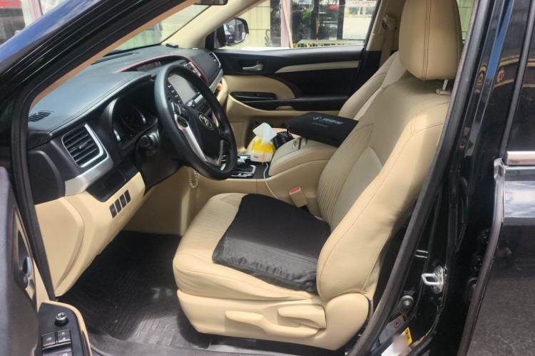 Used Toyota Highlander 2015 2.0T Two-Wheel Drive Elite Edition 7 Seats Left Front Seat