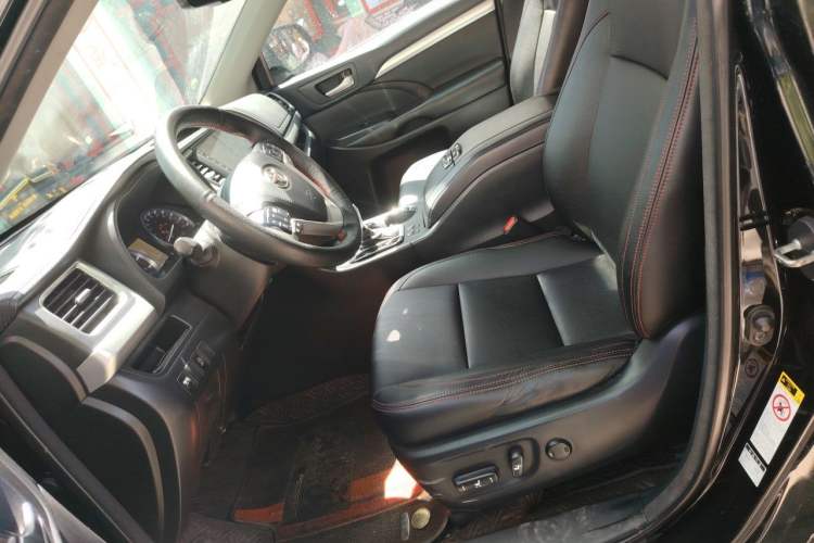 Used Toyota Highlander 2015 2.0T Four-Wheel Drive Luxury Edition 7-Seater Left Front Seat