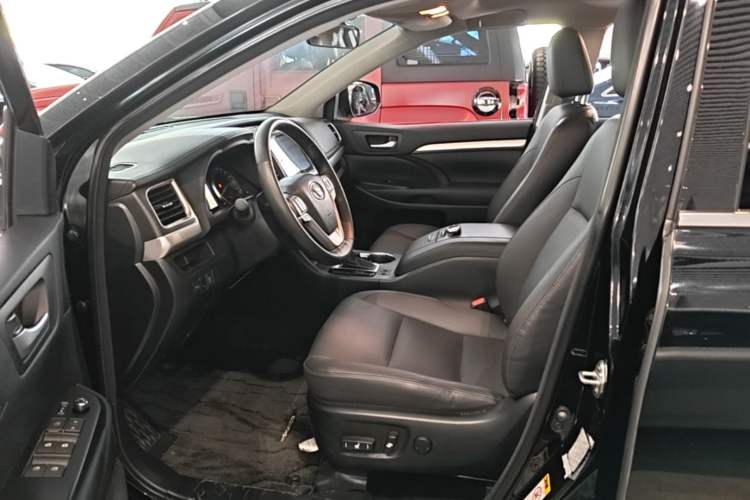 Used Toyota Highlander 2015 2.0T Four-Wheel Drive Luxury Edition 7-Seater Left Front Seat