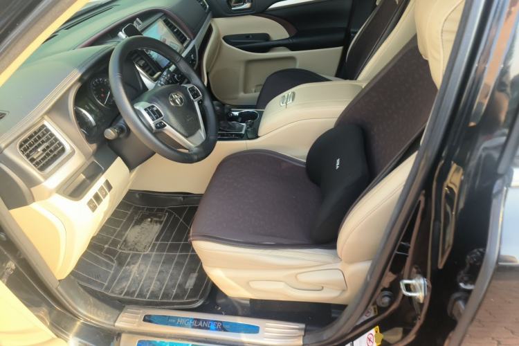 Used Toyota Highlander 2015 2.0T Two-Wheel Drive Elite Edition 7 Seats Left Front Seat