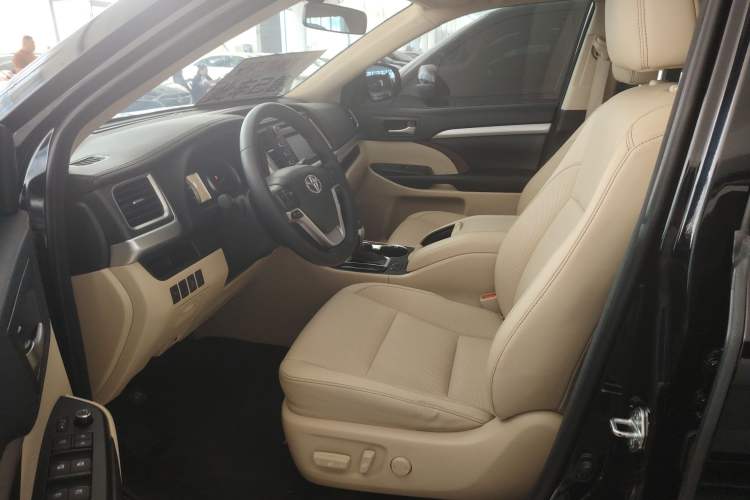 Used Toyota Highlander 2015 2.0T Four-Wheel Drive Luxury Edition 7-Seater Left Front Seat
