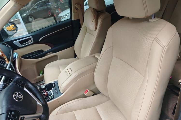 Used Toyota Highlander 2015 2.0T Four-Wheel Drive Ultimate Edition 7-Seater Left Front Seat