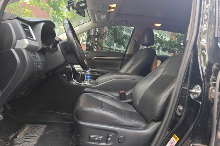 Used Toyota Highlander 2015 2.0T Four-Wheel Drive Ultimate Edition 7-Seater Left Front Seat
