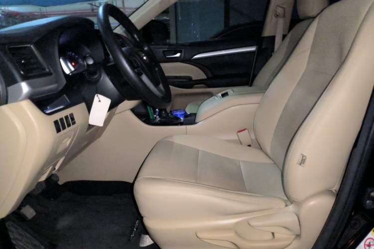 Used Toyota Highlander 2015 2.0T Two-Wheel Drive Elite Edition 5 Seats Left Front Seat