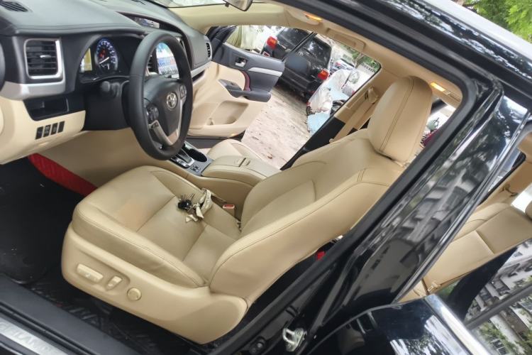 Used Toyota Highlander 2015 2.0T Four-Wheel Drive Luxury Edition 7-Seater Left Front Seat