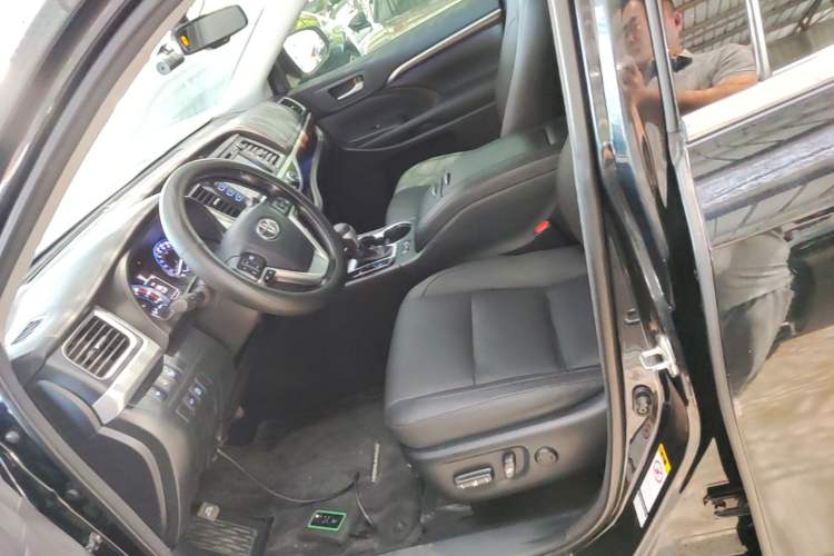 Used Toyota Highlander 2015 2.0T Four-Wheel Drive Ultimate Edition 7-Seater Left Front Seat