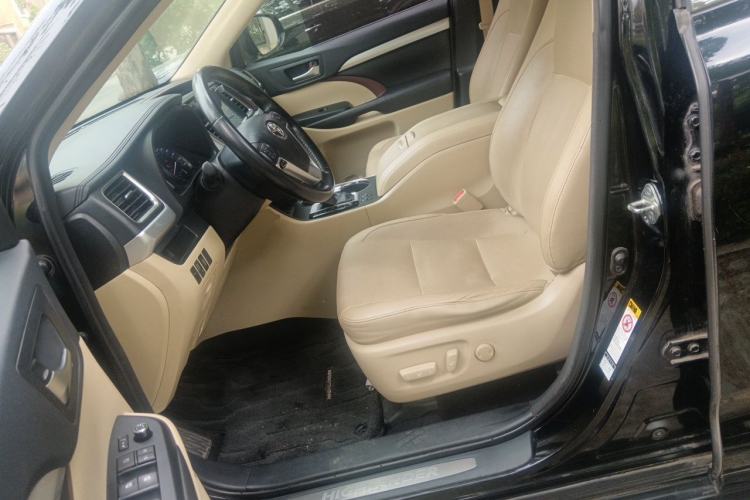 Used Toyota Highlander 2015 2.0T Four-Wheel Drive Luxury Navigation Version with 7 Seats Left Front Seat