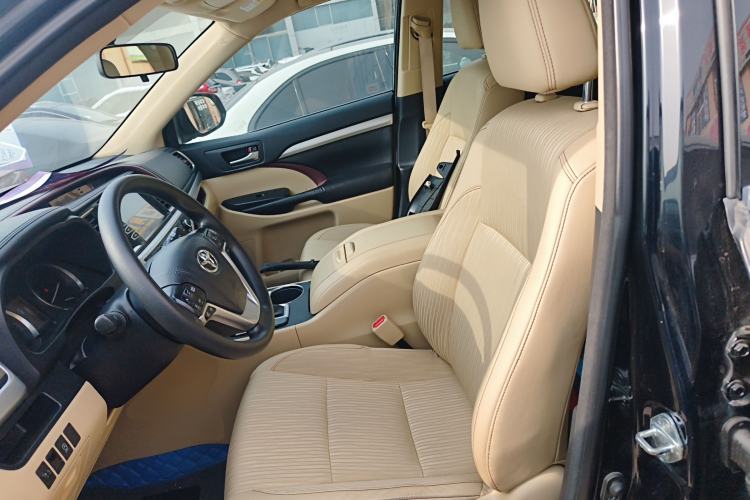 Used Toyota Highlander 2015 2.0T Two-Wheel Drive Elite Edition 7 Seats Left Front Seat