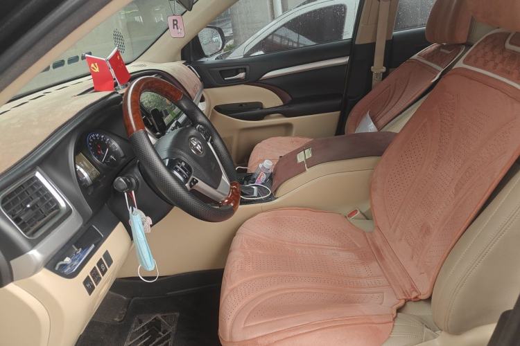 Used Toyota Highlander 2015 2.0T Two-Wheel Drive Elite Edition 7 Seats Left Front Seat
