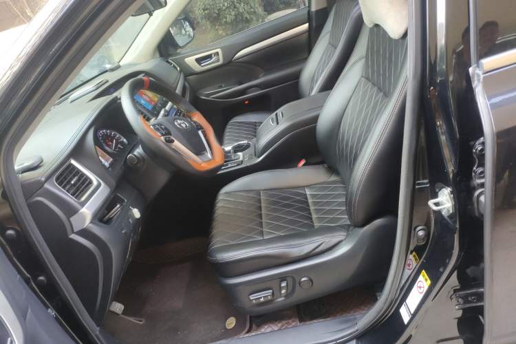 Used Toyota Highlander 2015 2.0T Four-Wheel Drive Luxury Edition 7-Seater Left Front Seat