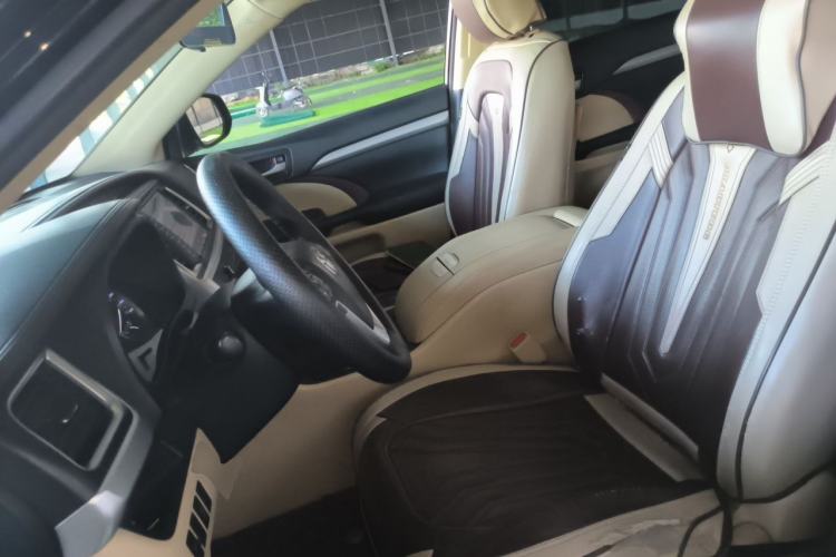 Used Toyota Highlander 2015 2.0T Two-Wheel Drive Elite Edition 7 Seats Left Front Seat