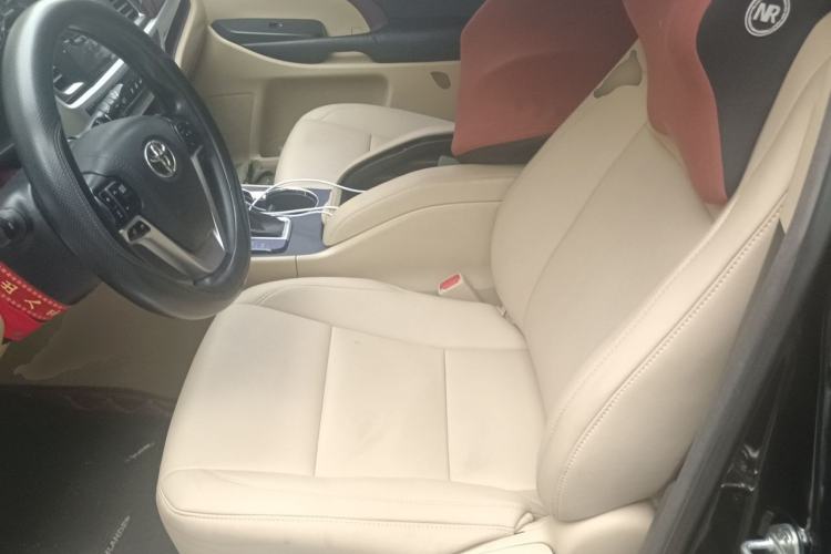 Used Toyota Highlander 2015 2.0T Two-Wheel Drive Elite Edition 7 Seats Left Front Seat