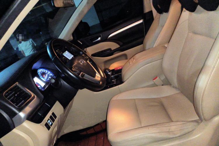 Used Toyota Highlander 2015 3.5L 4x4 Luxury Edition 7-seater Left Front Seat