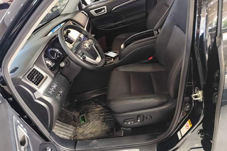 Used Toyota Highlander 2015 2.0T Four-Wheel Drive Ultimate Edition 7-Seater Left Front Seat