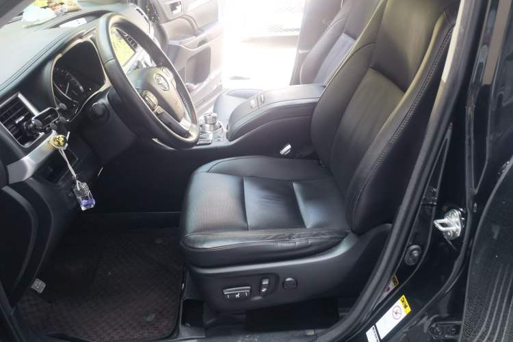 Used Toyota Highlander 2015 2.0T Four-Wheel Drive Luxury Edition 7-Seater Left Front Seat