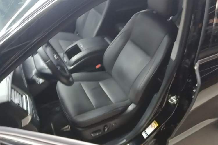 Used Toyota Highlander 2015 2.0T Four-Wheel Drive Luxury Edition 7-Seater Left Front Seat
