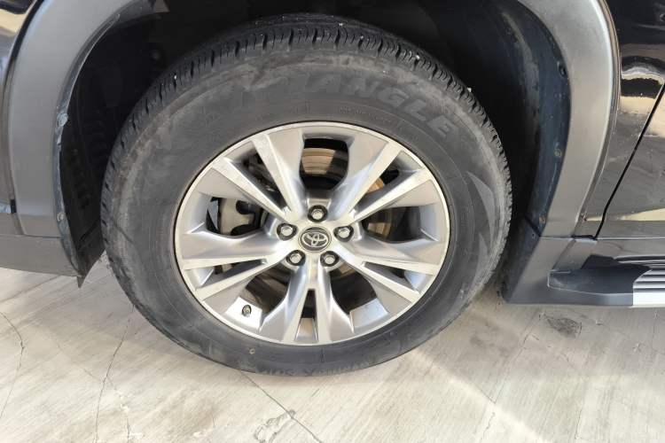 Used Toyota Highlander 2015 2.0T Four-Wheel Drive Elite Edition 7-Seater Left Front Wheel Hub