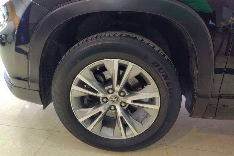 Used Toyota Highlander 2015 2.0T Four-Wheel Drive Elite Edition 7-Seater Left Front Wheel Hub