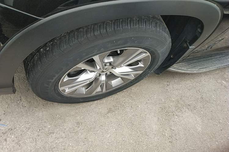 Used Toyota Highlander 2015 2.0T Four-Wheel Drive Elite Edition 7-Seater Left Front Wheel Hub