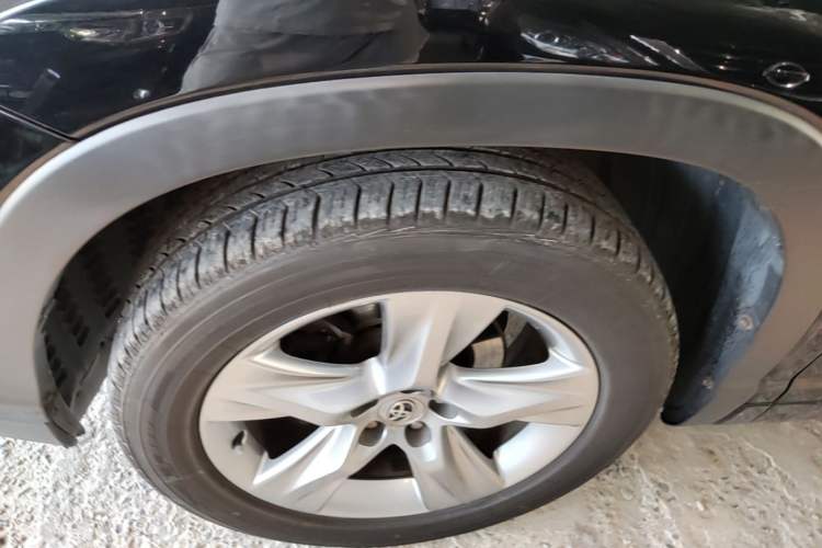 Used Toyota Highlander 2015 2.0T Four-Wheel Drive Ultimate Edition 7-Seater Left Front Wheel Hub