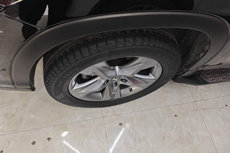Used Toyota Highlander 2015 2.0T Four-Wheel Drive Luxury Edition 7-Seater Left Front Wheel Hub