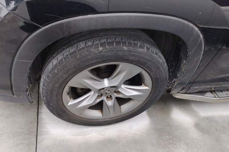 Used Toyota Highlander 2015 2.0T Four-Wheel Drive Luxury Edition 7-Seater Left Front Wheel Hub
