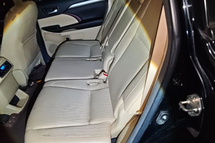 Used Toyota Highlander 2015 2.0T Four-Wheel Drive Elite Edition 7-Seater Left Rear Seat