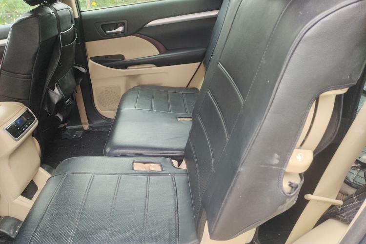 Used Toyota Highlander 2015 2.0T Two-Wheel Drive Luxury Edition 7 Seats Left Rear Seat