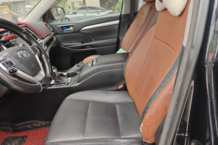 Used Toyota Highlander 2015 2.0T Four-Wheel Drive Luxury Edition 7-Seater Left Rear Seat